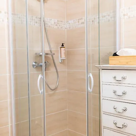 Homestay Lou Pitchoun: Luxurious Family With Garden In